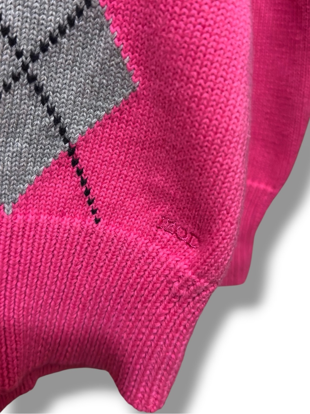 IZOD Golf | VTG Y2K 100% Cotton Women's Hot Pink White Argyle V-Neck Sweater(M) - Picture 12 of 14